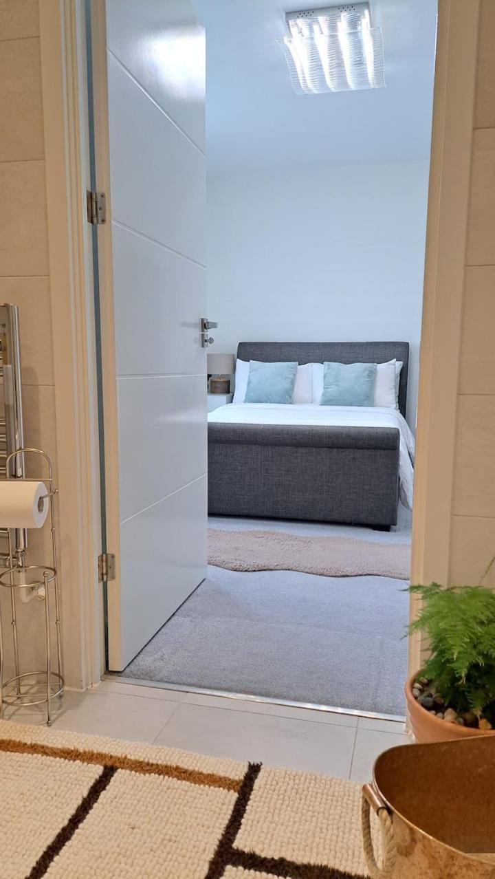 Cozy Double Room With Large En Suite Near Canary Wharf London With Amazing Views In A Shared Apartment Exterior photo