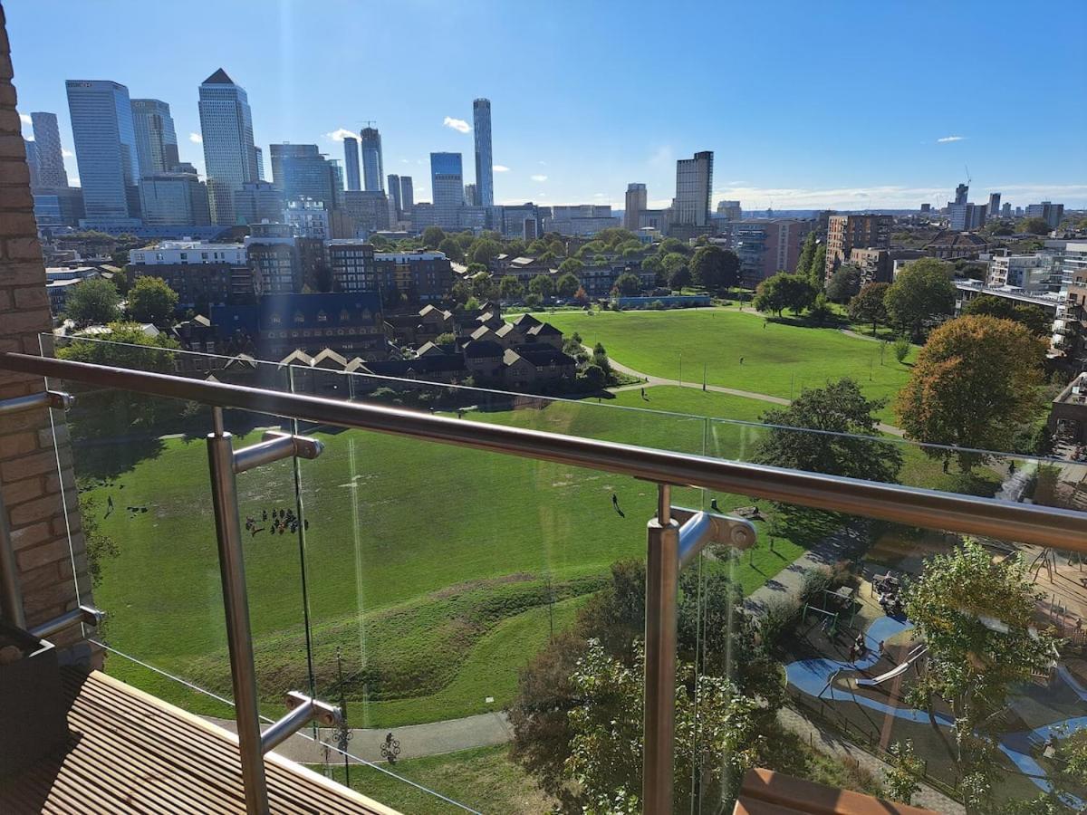 Cozy Double Room With Large En Suite Near Canary Wharf London With Amazing Views In A Shared Apartment Exterior photo